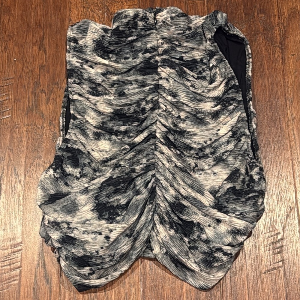 NWT! 3X Fashion Nova Gray and Black Ruched Asymmetrical - Picture 9 of 10